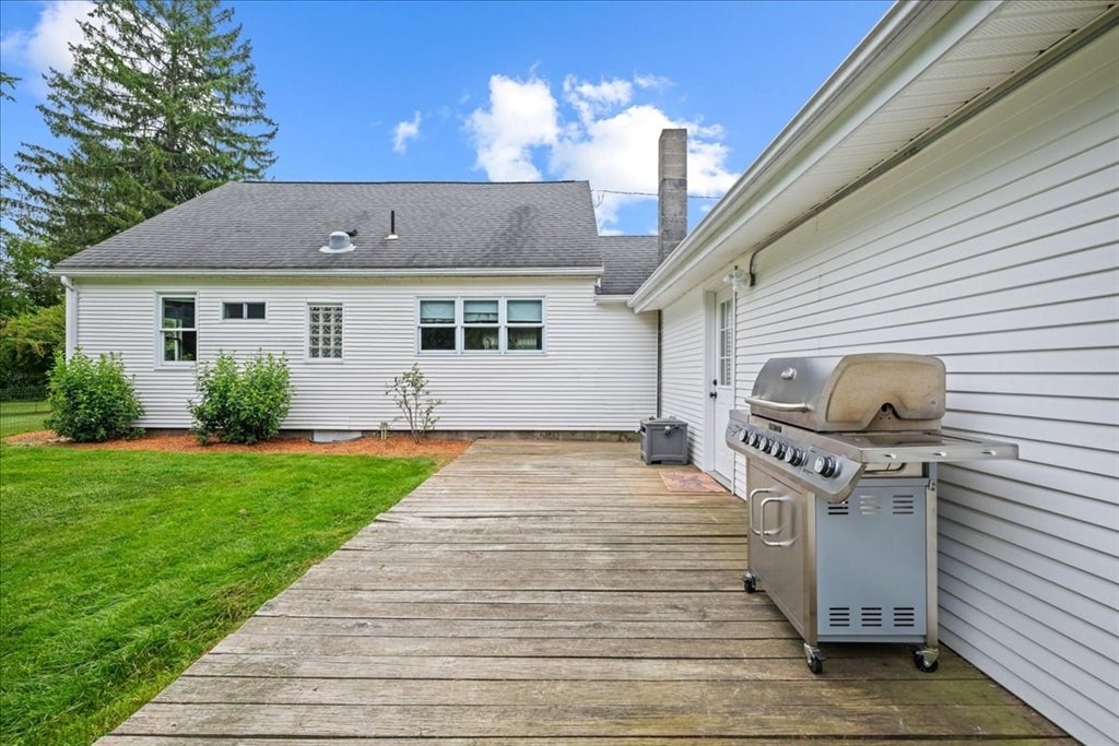 2 Adams Dr, Brimfield, MA Photo #24