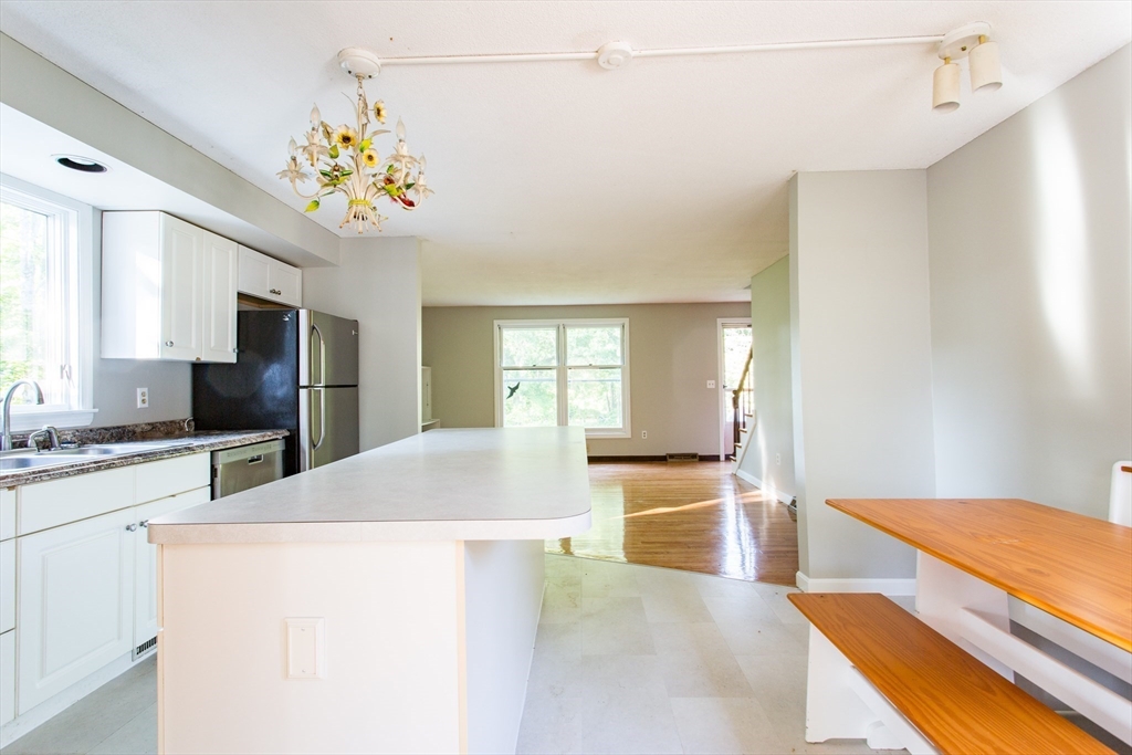 95 Foster Hill Rd