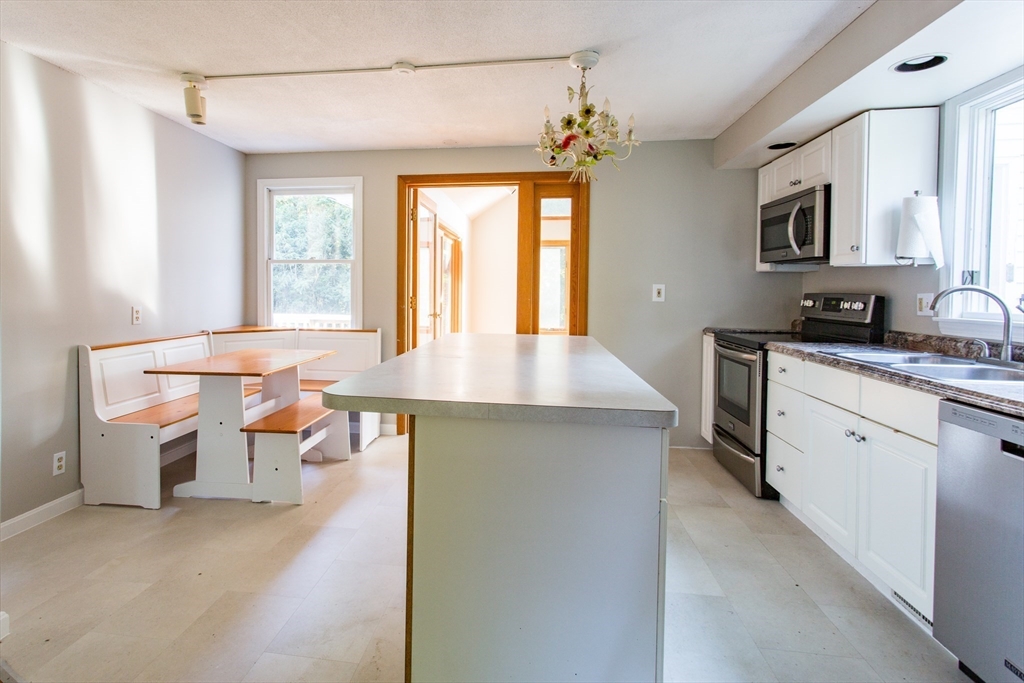 95 Foster Hill Rd