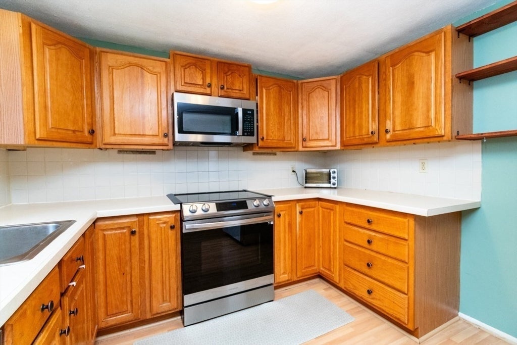 96 Crestwood Ln, Marlborough, MA Photo #7