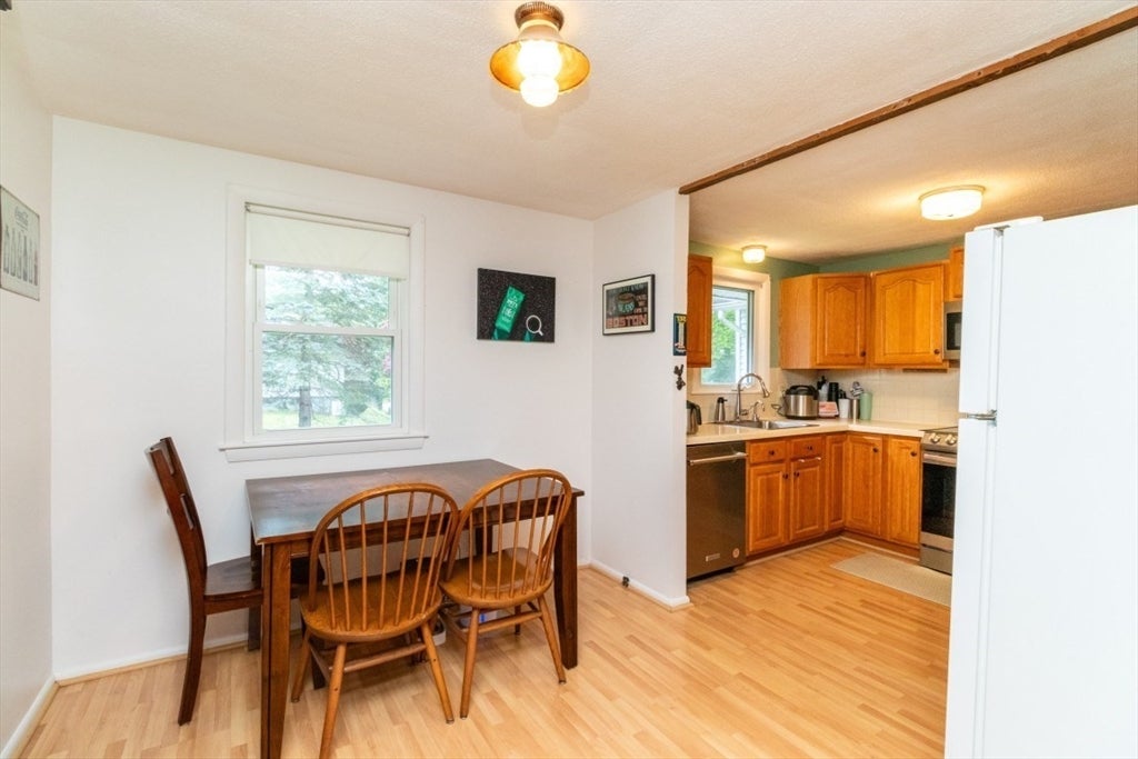 96 Crestwood Ln, Marlborough, MA Photo #10