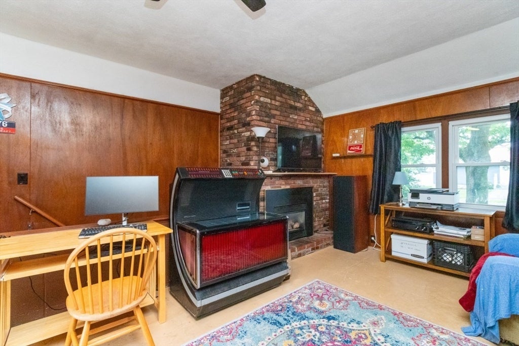 96 Crestwood Ln, Marlborough, MA Photo #23