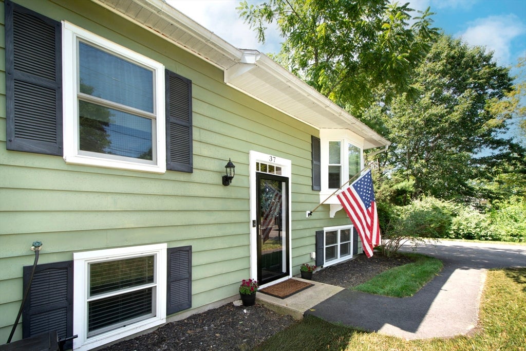 37 Pleasant Street