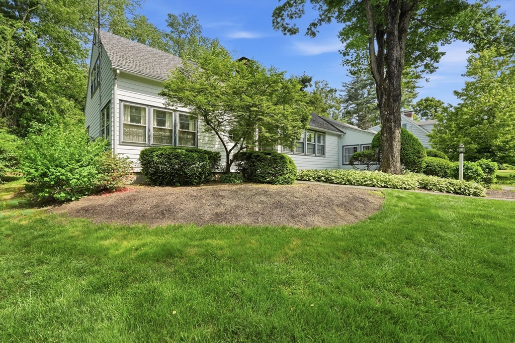 102 Blue Hills Rd