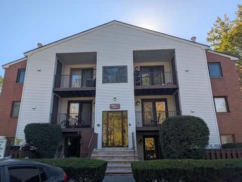 Photo of 189 Littleton Road #66, Chelmsford, MA 01824 (MLS # 73440715)