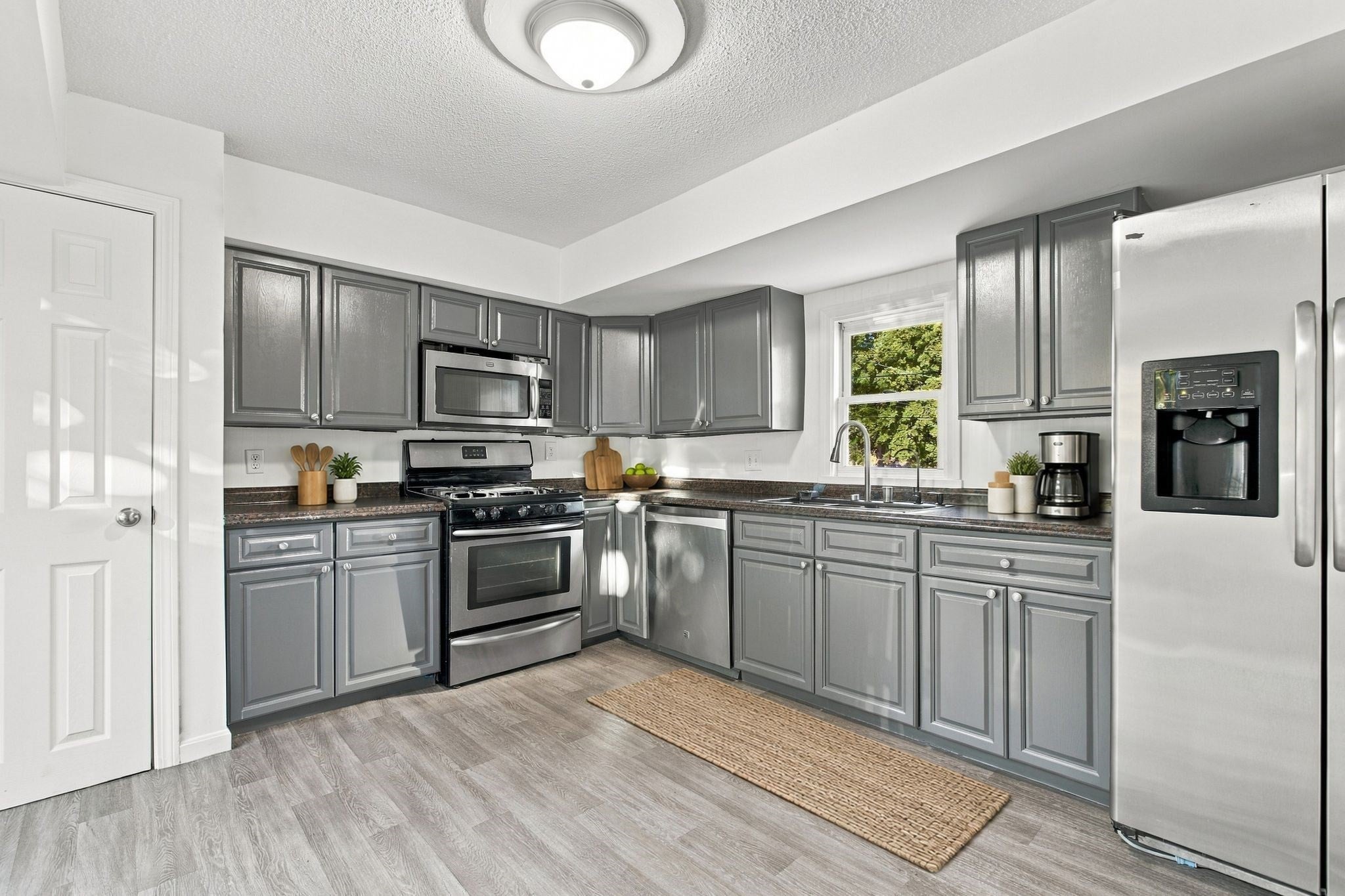 41 Arnold St, Methuen, MA Photo #5