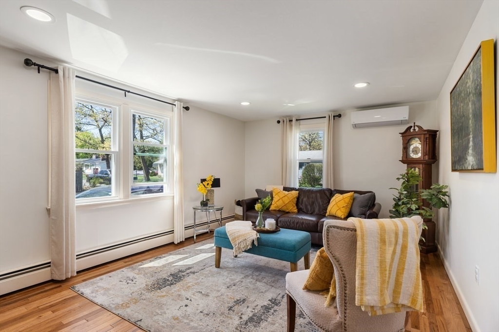 6 Gassett Rd