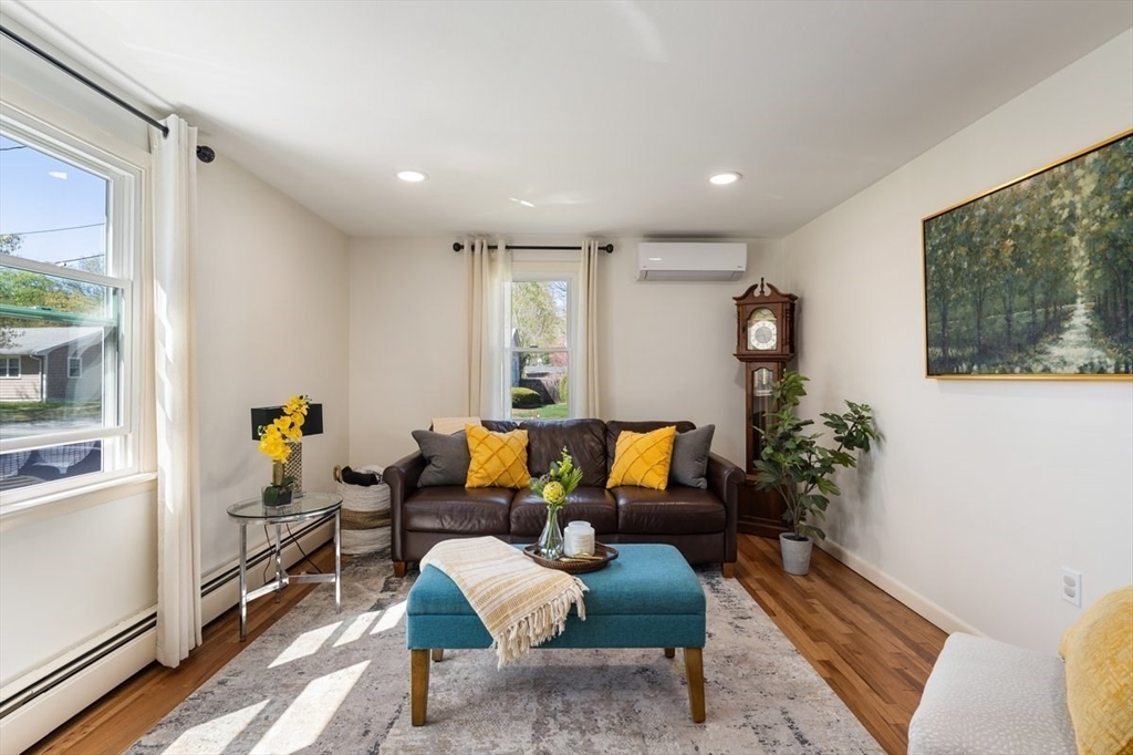6 Gassett Rd