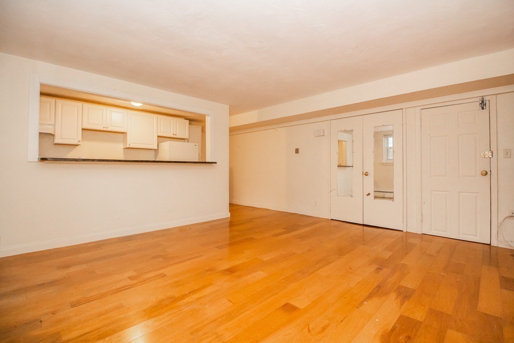 Click for 95 Chestnut St #1B, Brookline, MA slideshow