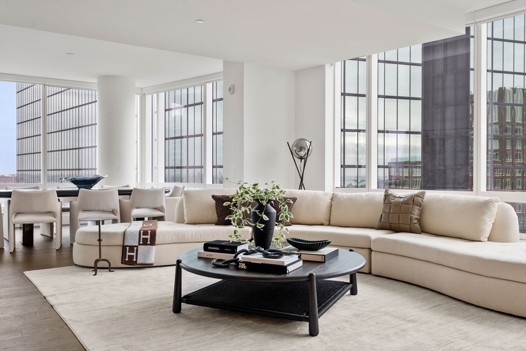 430 Stuart St 27D