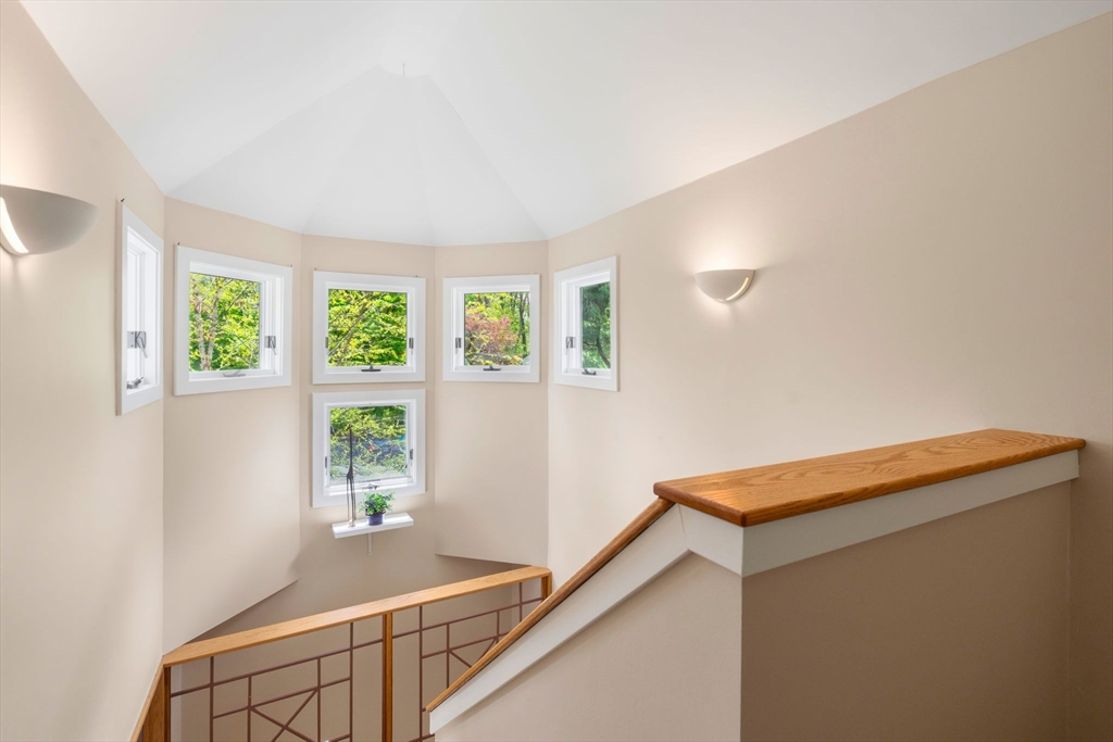 28 Brooks RD, Wayland, MA Photo #19