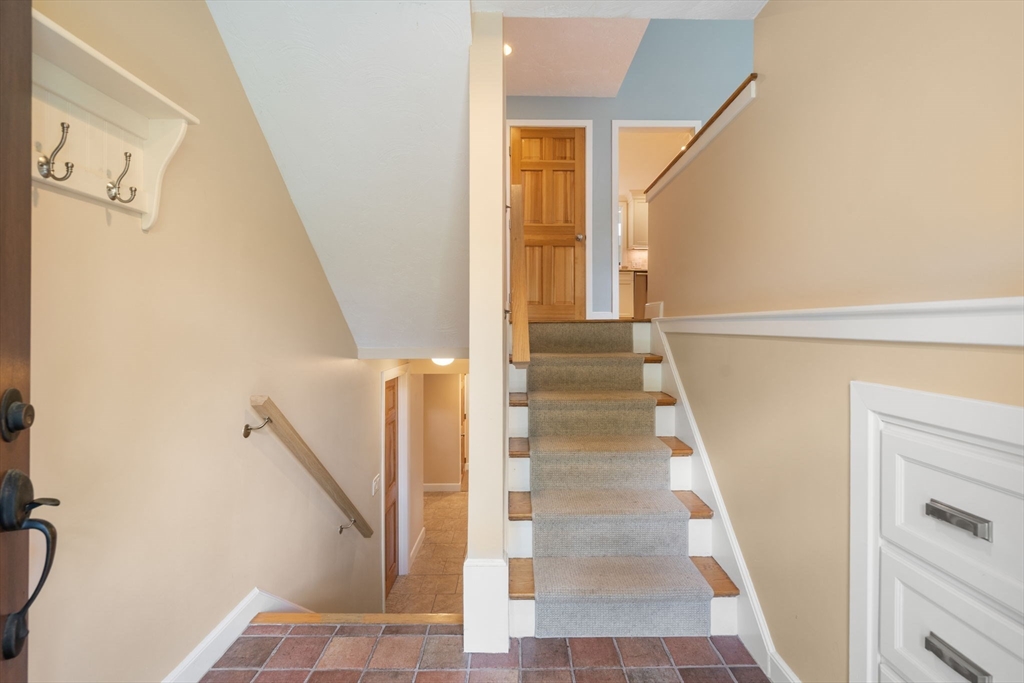 28 Brooks RD, Wayland, MA Photo #31