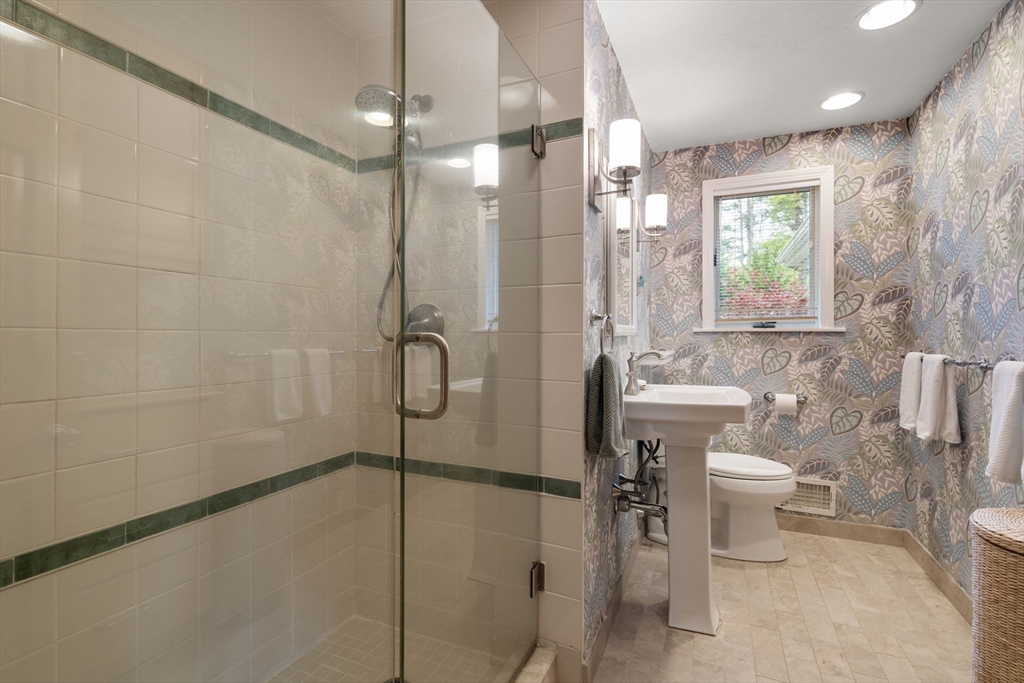 28 Brooks RD, Wayland, MA Photo #20