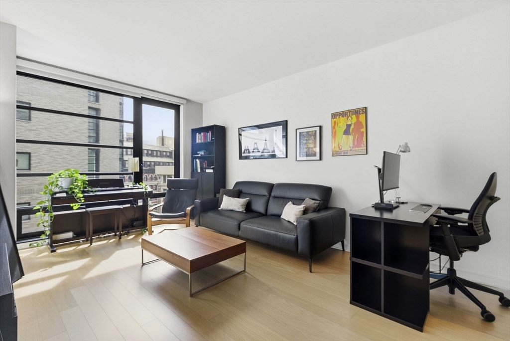 580 Washington St 1014