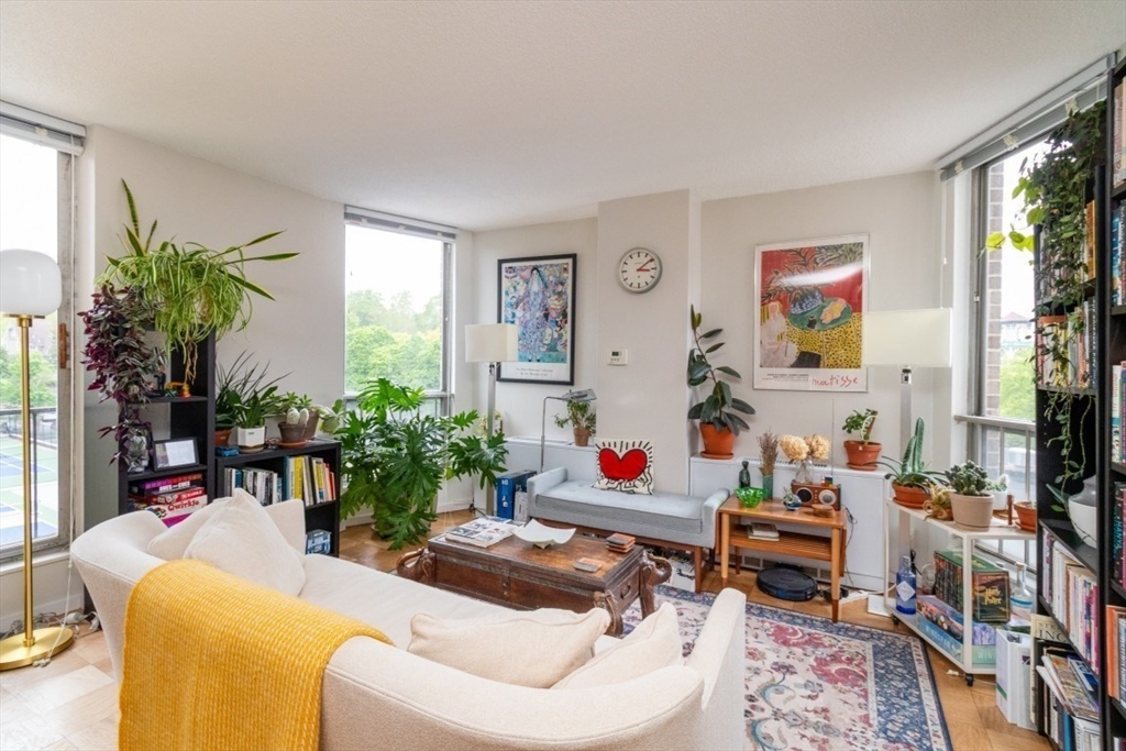 77 Pond Ave. 612