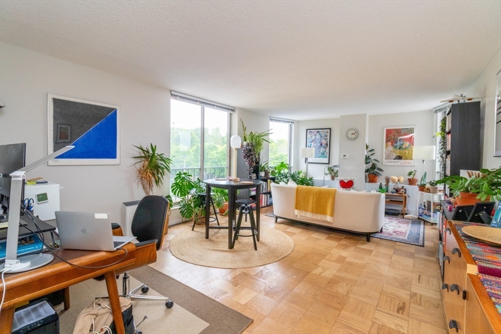 77 Pond Ave. 612