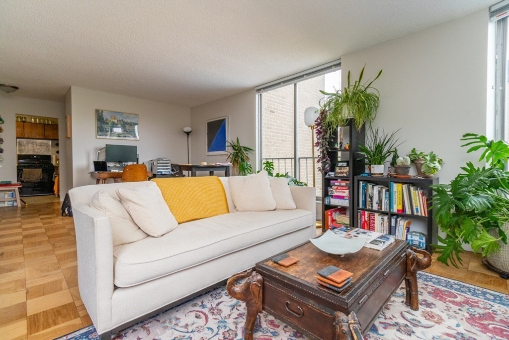 77 Pond Ave. 612