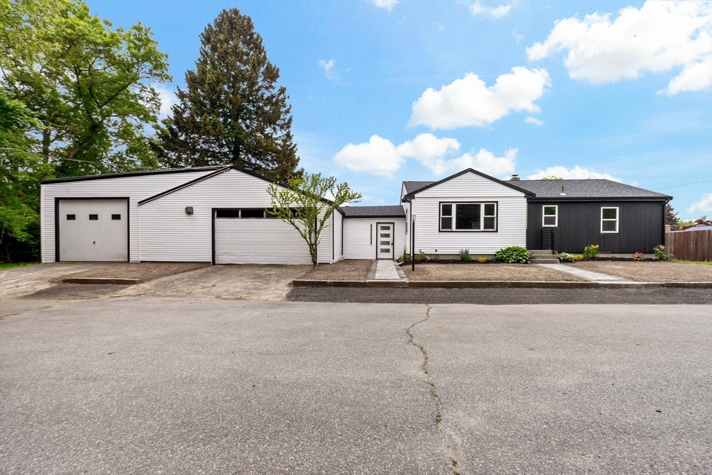 23 Donna St