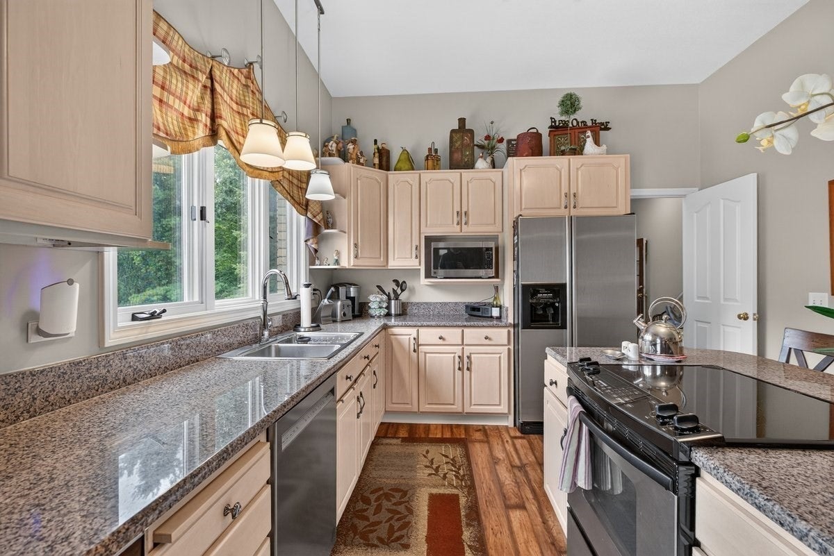 196 High Meadow Dr, West Springfield, MA, 196 High Meadow Dr, West Springfield, MA Photo #13