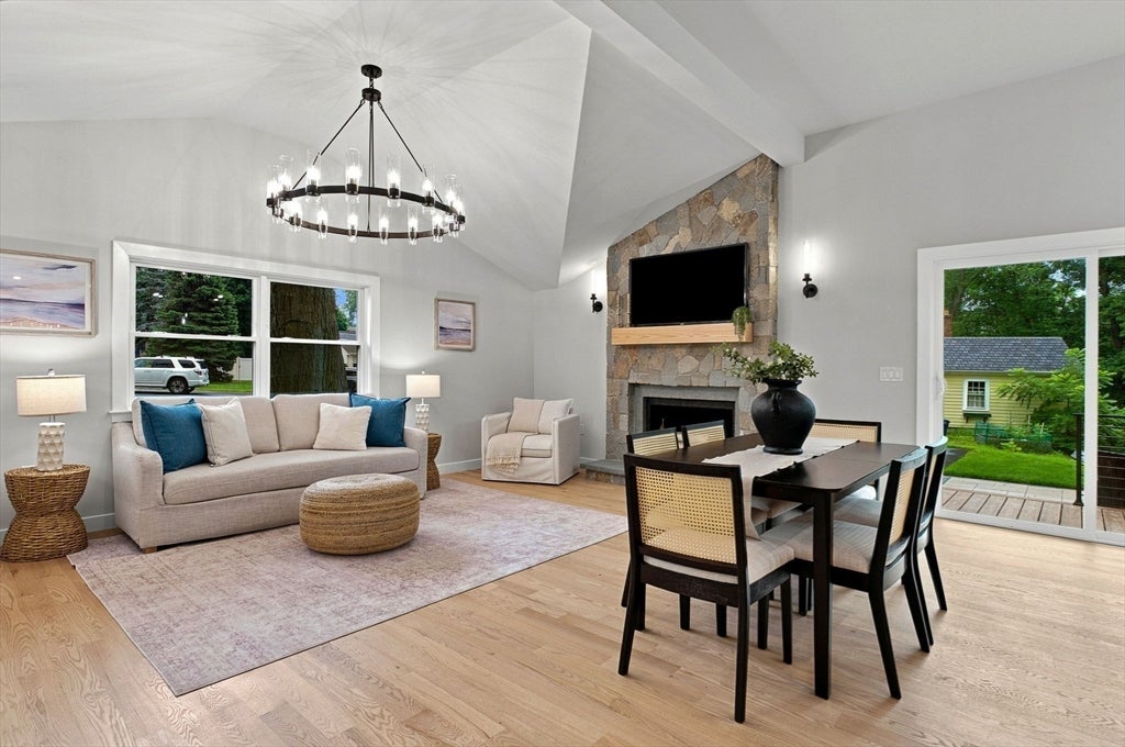12 Burley Farm Rd