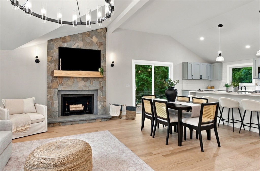 12 Burley Farm Rd