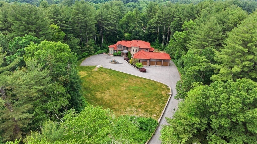 8 Janice Ave