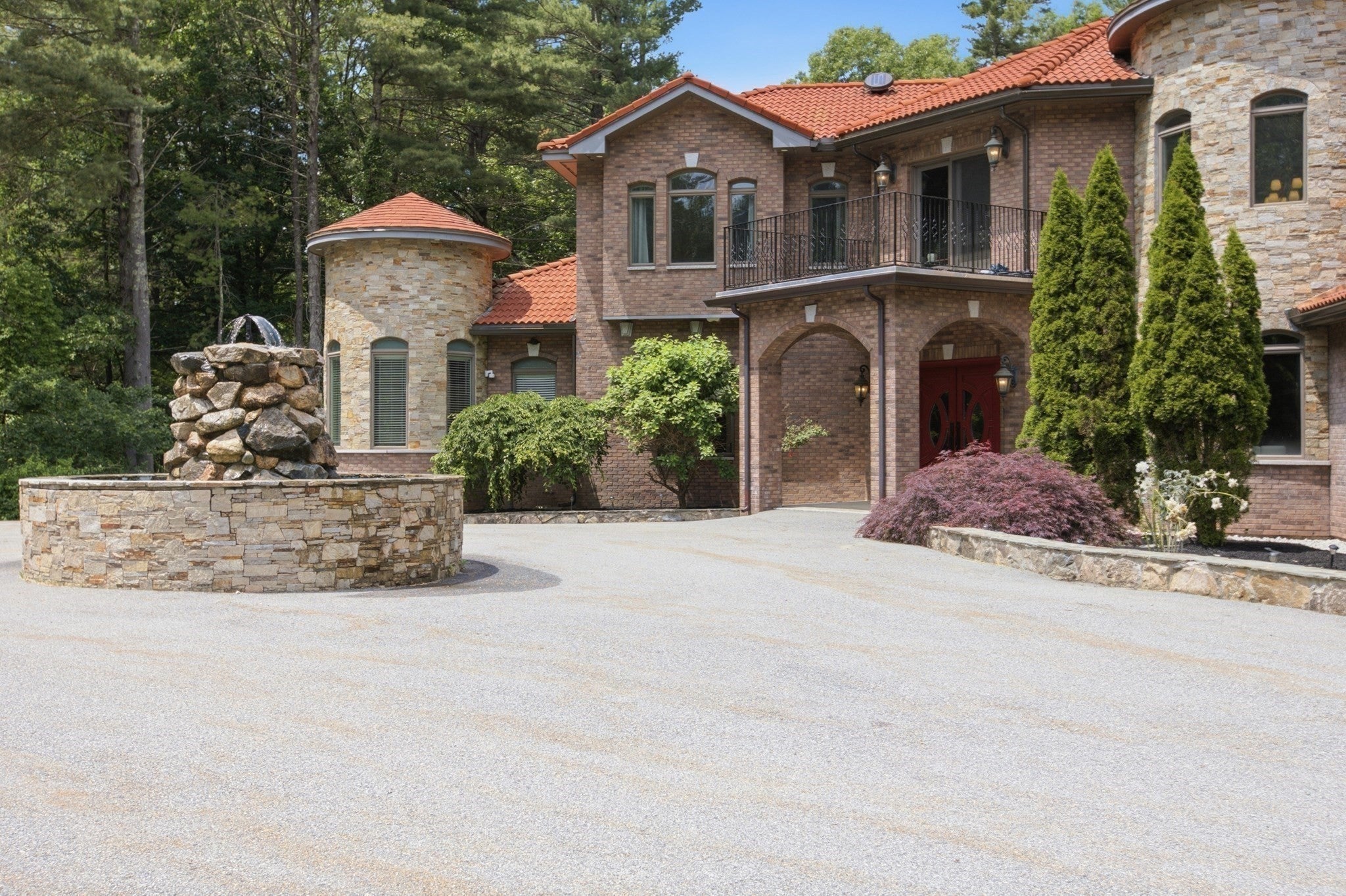 8 Janice Ave