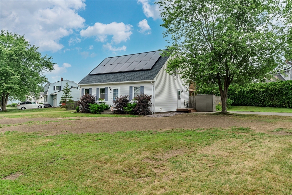 43 Elaine Dr