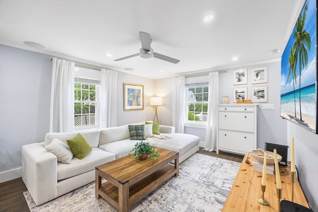 37 Idlewell St