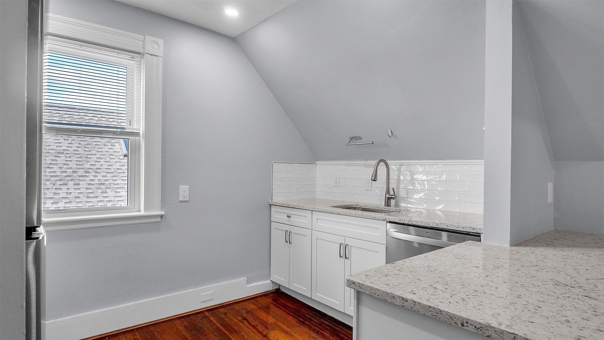 90 Cypress St 2