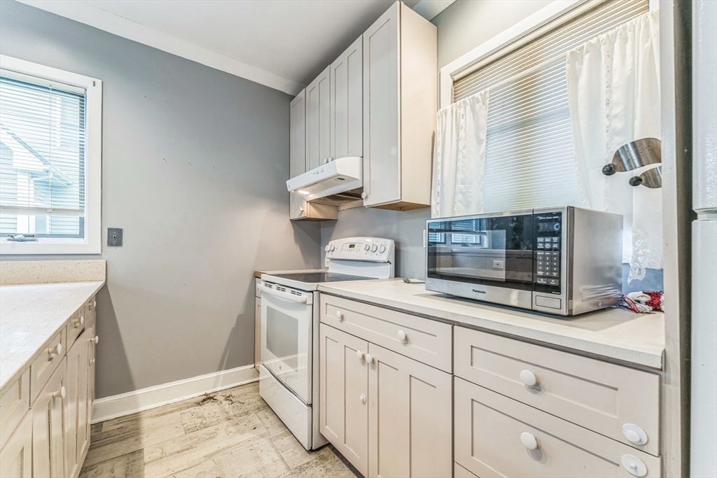 328 E Main St