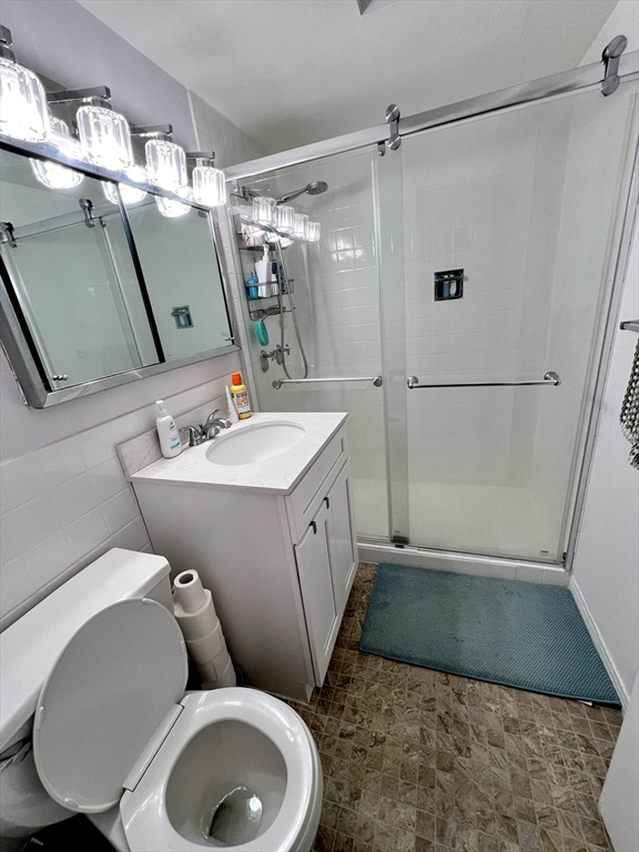 566 Commonwealth 501