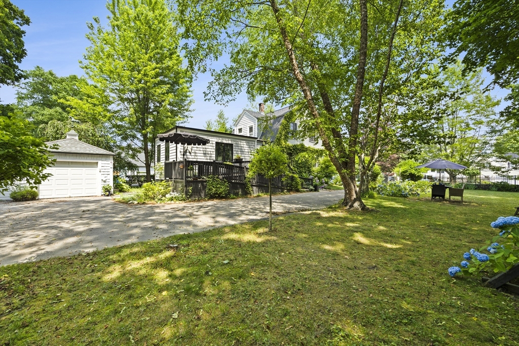 293 School St