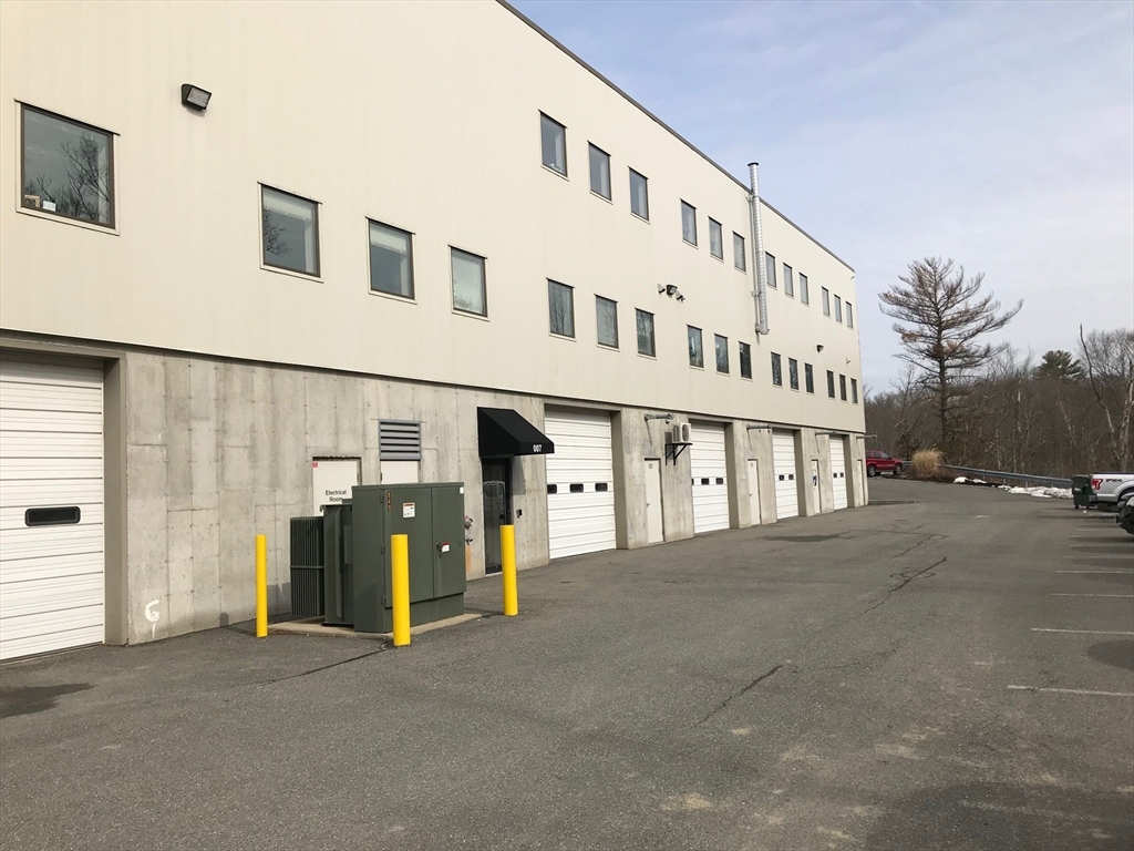 319 Newburyport Tpke 00