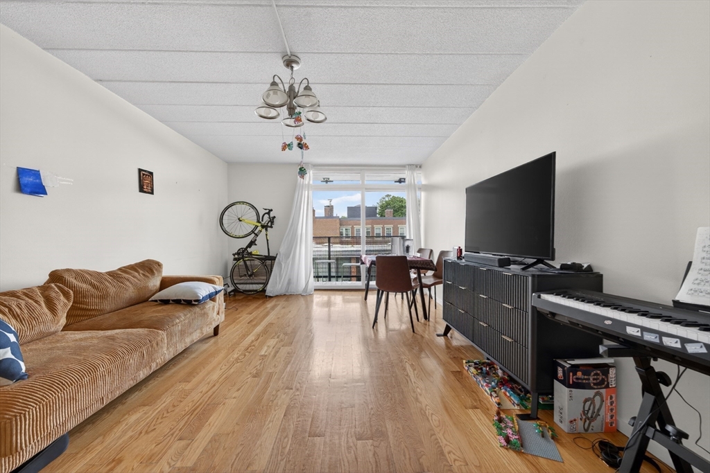 345 Harvard St 4A