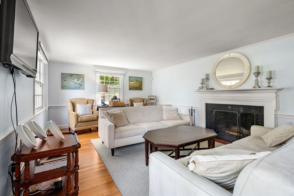 12 Greystone Road, Dover, MA Photo #4