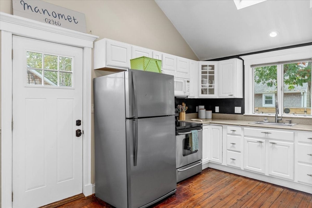 14 Sullivan Ave, Plymouth, MA Photo #9