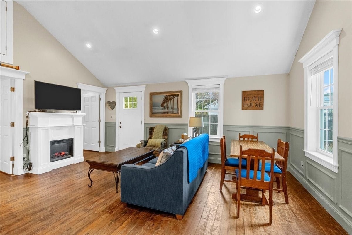 14 Sullivan Ave, Plymouth, MA Photo #8