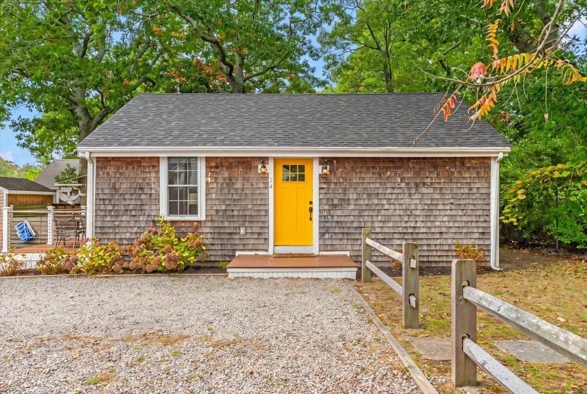 14 Sullivan Ave, Plymouth, MA Photo #2