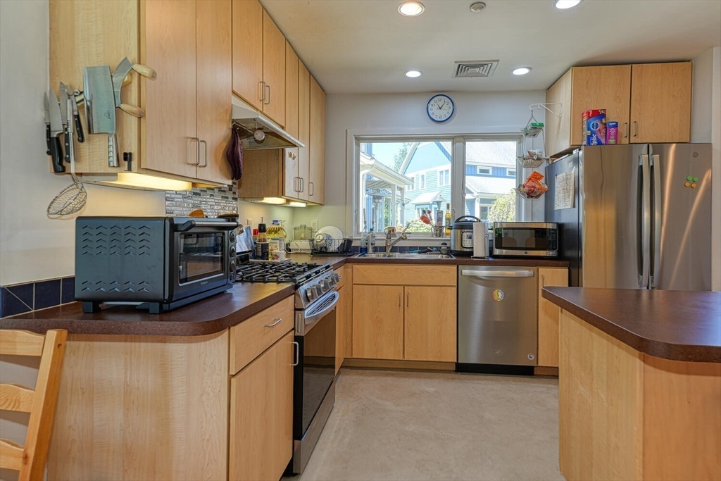 52 Village Ct 52