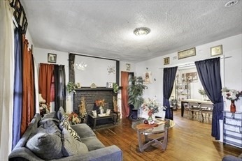 124-126 Westford Cir