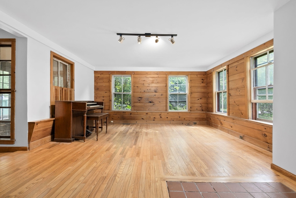 177 Topsfield Rd