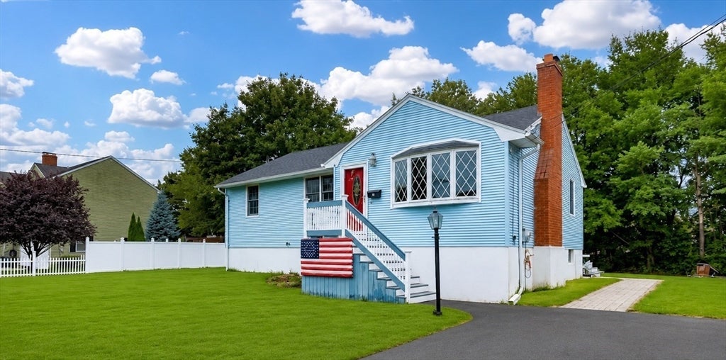 18 Dana Rd