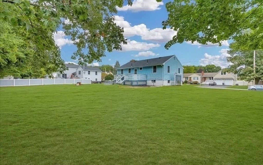 18 Dana Rd