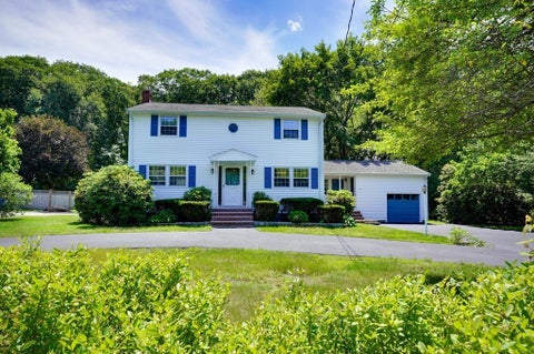 Photo of 16 Phillip Ave, Burlington, MA 01803 (MLS # 73587110)