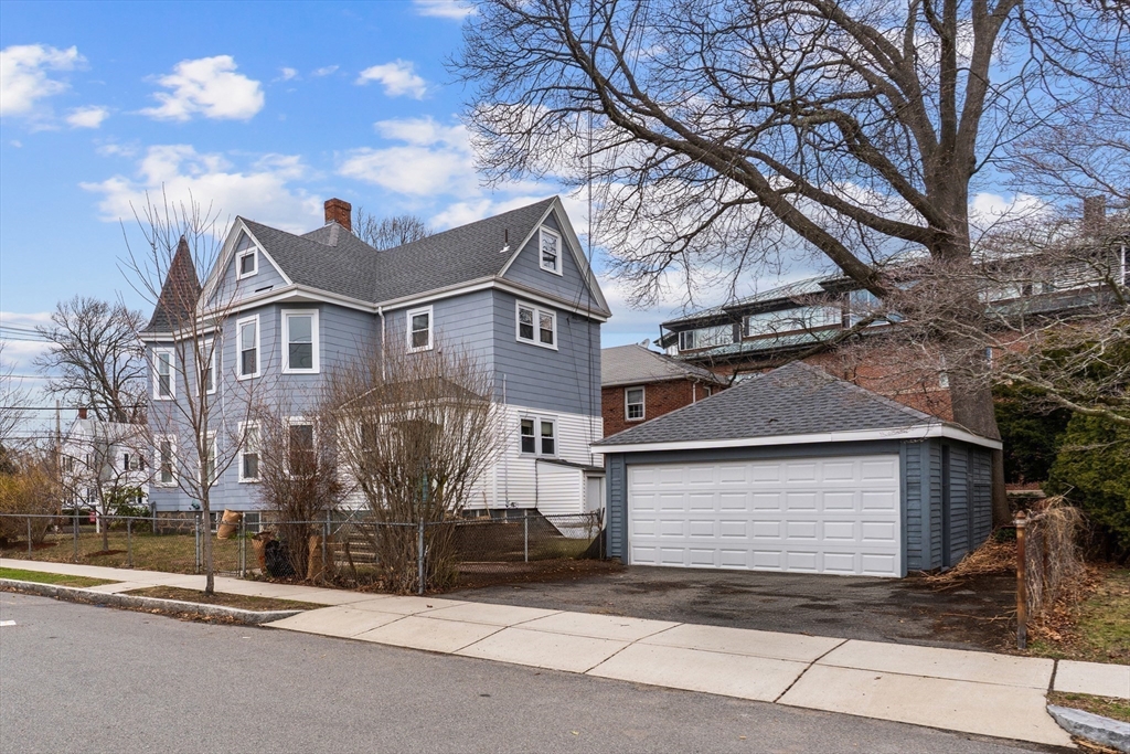 113 Elm Ave