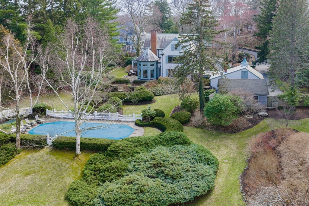 45 Forest Ave