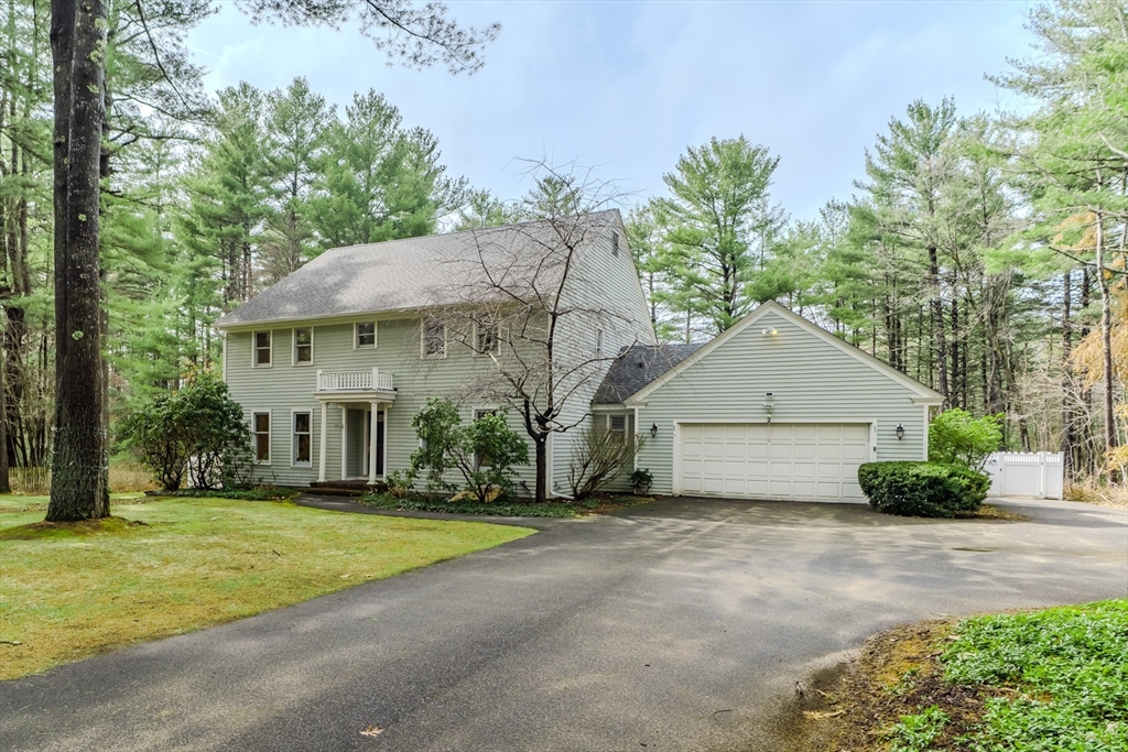 63 Larkspur Dr