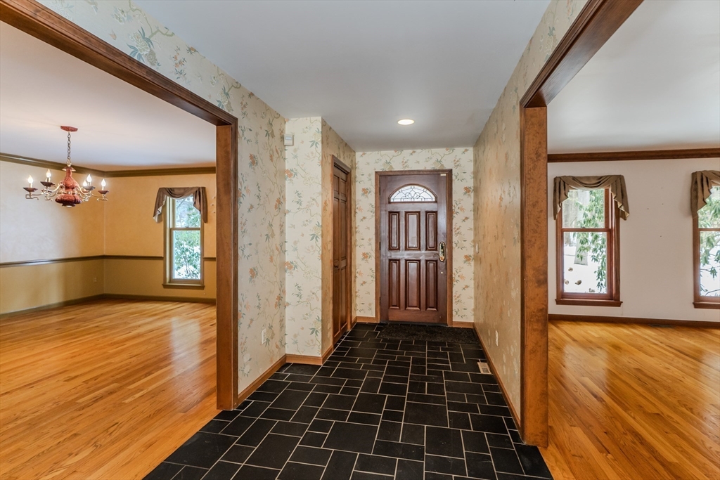 63 Larkspur Dr
