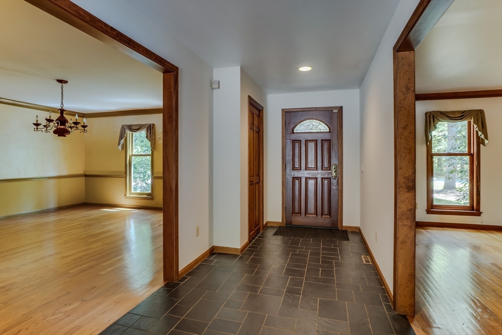 63 Larkspur Dr
